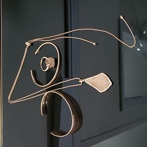 4 piece Kendra Scott rose gold Set